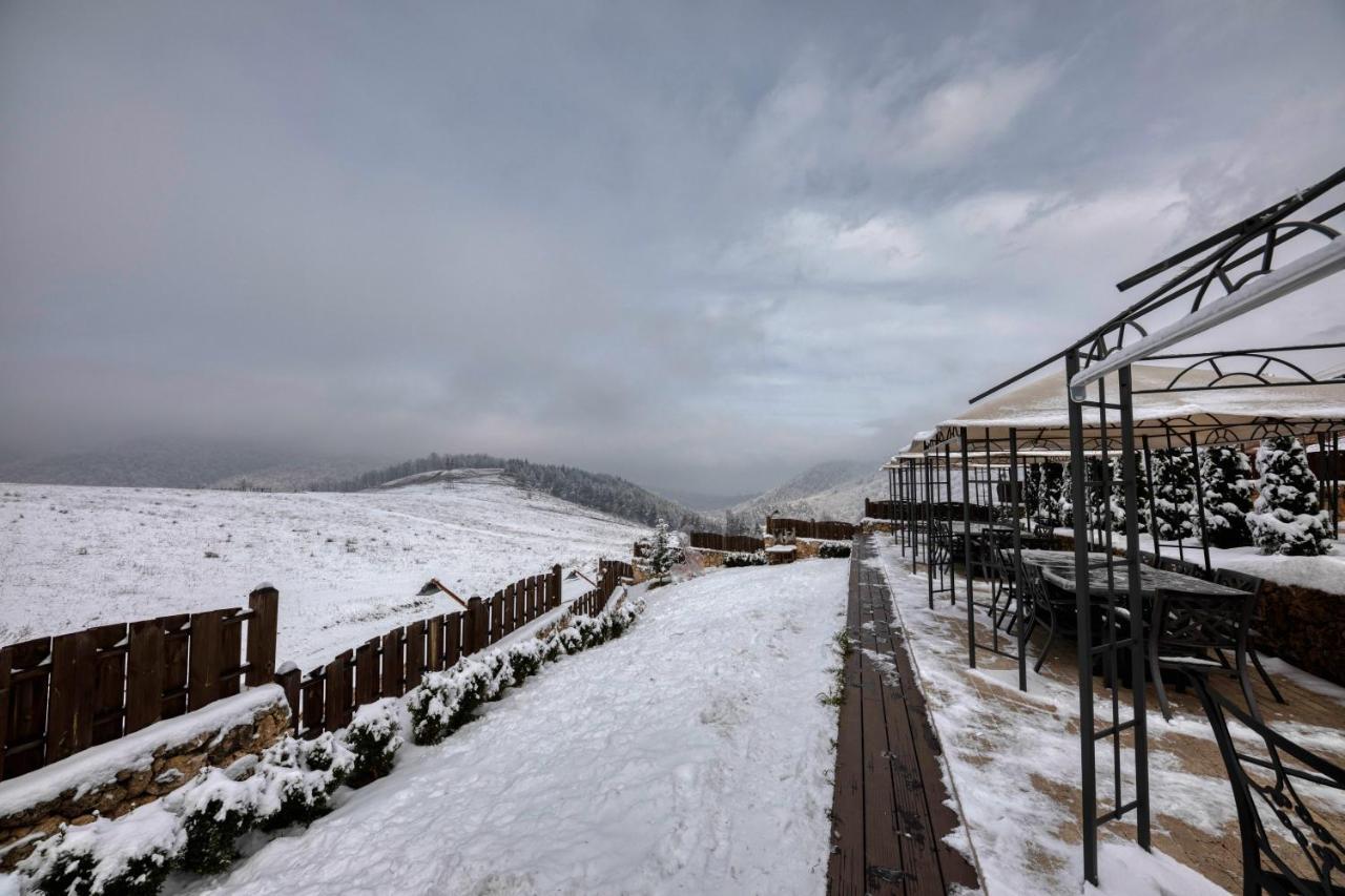 Alpine Castle Hotel Dilican Dış mekan fotoğraf